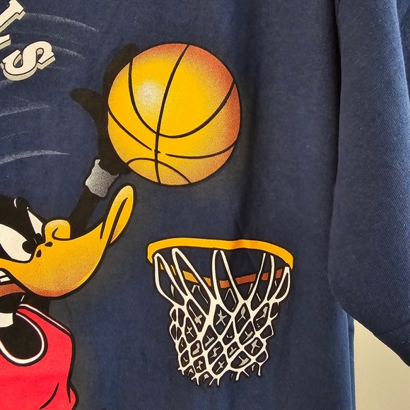 *NWOT* - Vintage Chicago Bulls - 1995 Warner Bros. - Novel Teez T-shirt (Large) - Picture 5 of 10